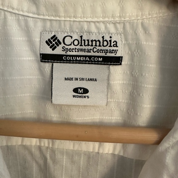 Columbia Women's Cotton White Sleeveless Button-Down Shirt Size Medium. - Picture 2 of 6